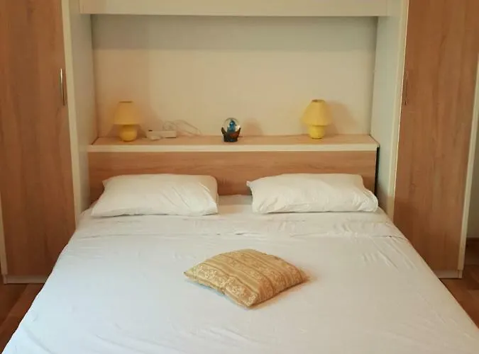 Kuca Za Odmor Mile Feriehus Drniš